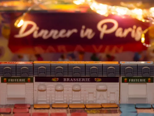 Dinner in Paris batiments